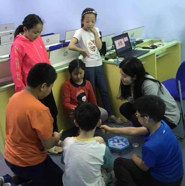 見證孩子的成長是非常幸福的事！——最美人氣教師張馨雨專訪