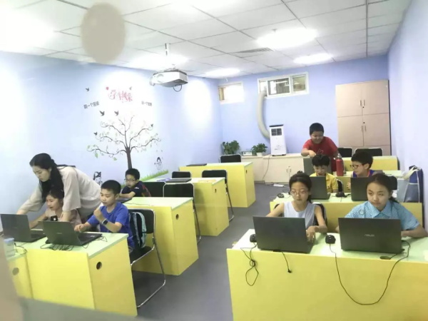 見證孩子的成長是非常幸福的事！——最美人氣教師張馨雨專訪