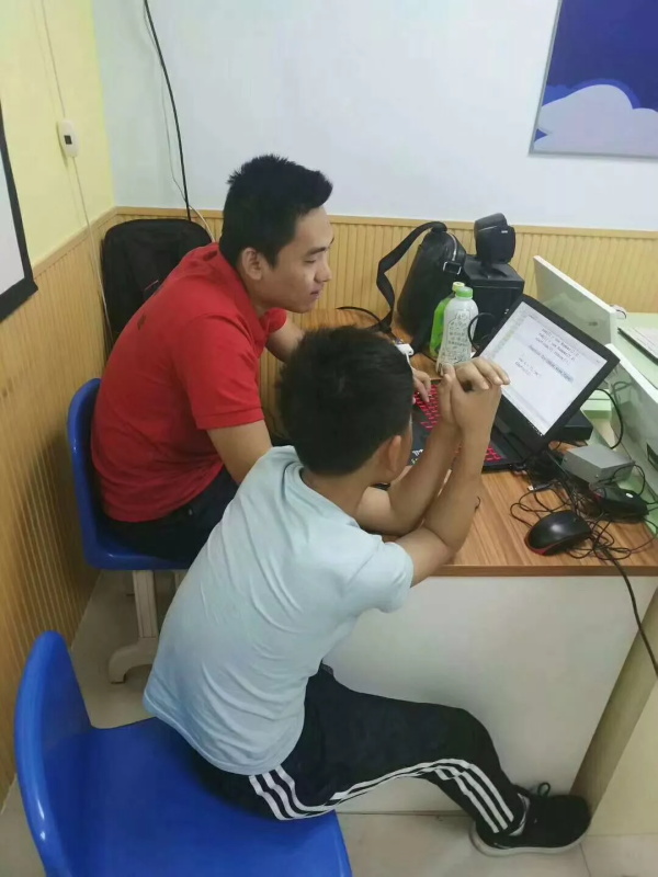 帶著責(zé)任，走好教育的路——最暖人氣教師杜時(shí)男專訪