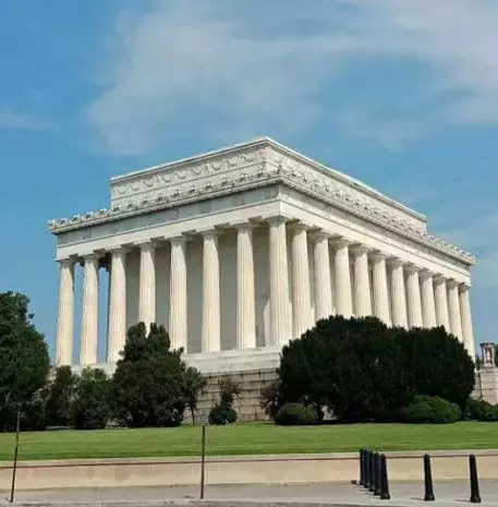 世界做課堂，旅途見成長(zhǎng)——研學(xué)營(yíng)金牌領(lǐng)隊(duì)董娜老師帶隊(duì)分享