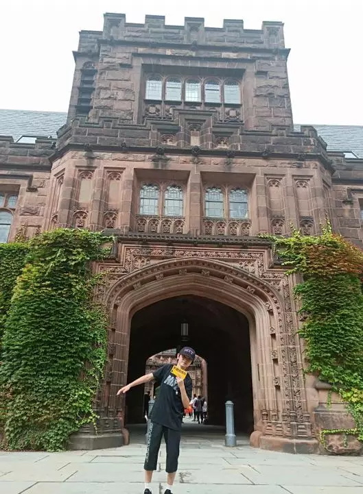 世界做課堂，旅途見成長(zhǎng)——研學(xué)營(yíng)金牌領(lǐng)隊(duì)董娜老師帶隊(duì)分享