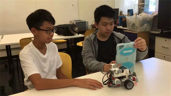 青春無畏，逐夢萬里行——研學營金牌領(lǐng)隊李非凡老師帶隊分享