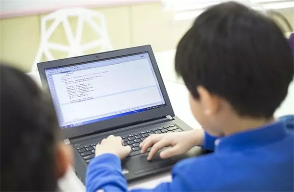 【家長(zhǎng)心聲】讓孩子在編程的世界里收獲自信和快樂(lè)！