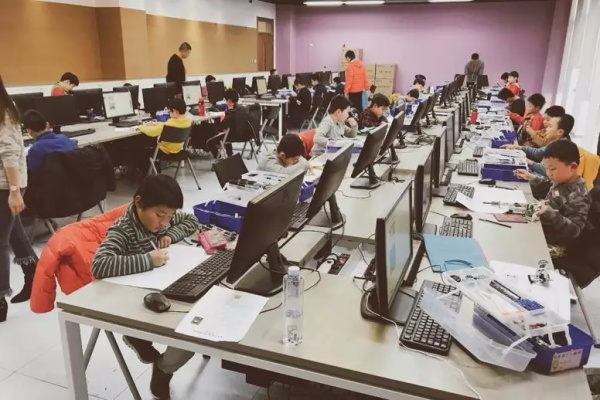 【通知】2018全國青少年機(jī)器人技術(shù)等級考試圓滿落幕 成績即將揭曉