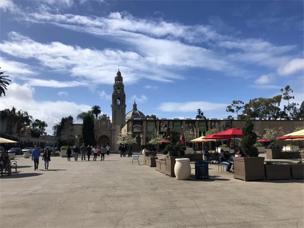 在世界頂級(jí)名校斯坦福大學(xué)學(xué)編程，讓孩子走在國(guó)際教育的前沿