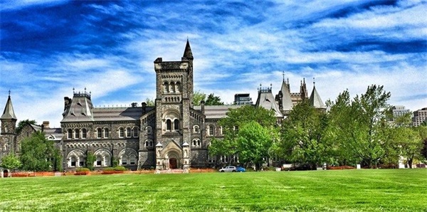 2019暑假加拿大多倫多大學(xué)編程研學(xué)營，在世界名校學(xué)習(xí)專屬前沿編程課程！ 