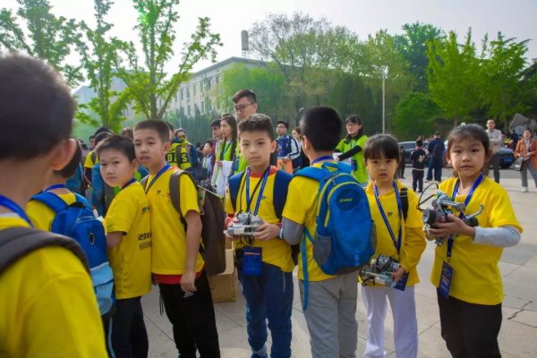 童程童美首位央視小記者，CCTV出鏡啦！