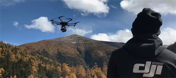 這個暑假，來童程童美，用無人機(jī)創(chuàng)作人生的第一部微電影吧！