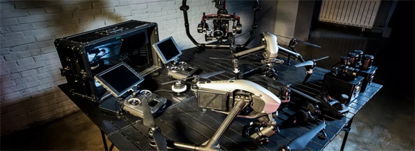 這個暑假，來童程童美，用無人機(jī)創(chuàng)作人生的第一部微電影吧！