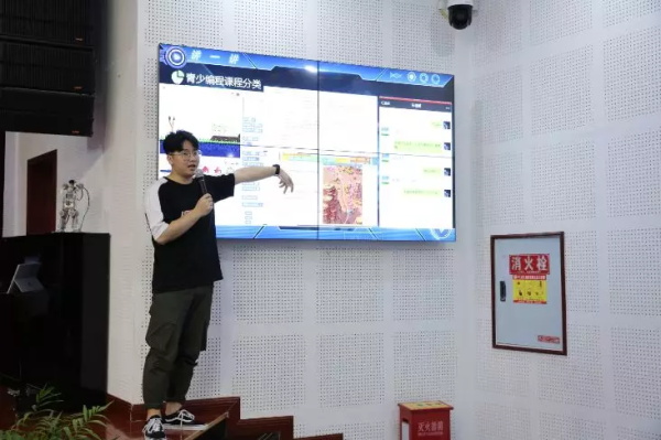 童程童美深入重慶貧困縣，捐贈百萬助力編程教育發(fā)展！