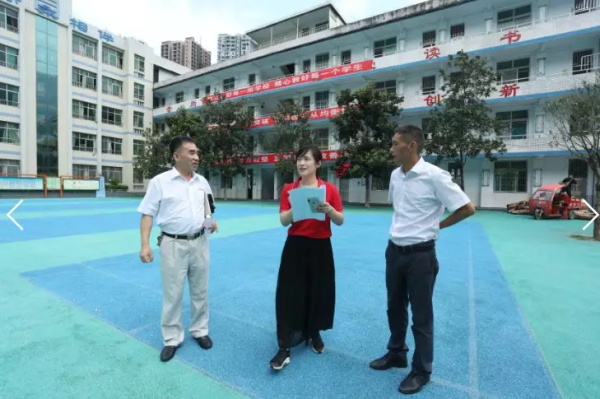 童程童美深入重慶貧困縣，捐贈百萬助力編程教育發(fā)展！