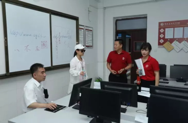 童程童美深入重慶貧困縣，捐贈百萬助力編程教育發(fā)展！