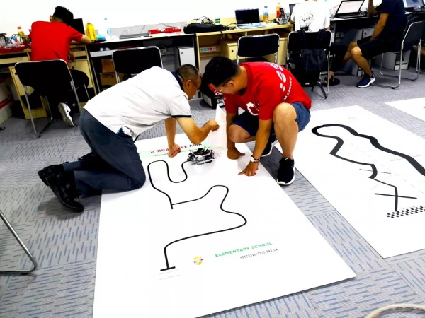 童程童美國(guó)際大賽暑期特訓(xùn)營(yíng)教練集訓(xùn)圓滿收官，學(xué)員集訓(xùn)大幕將啟！