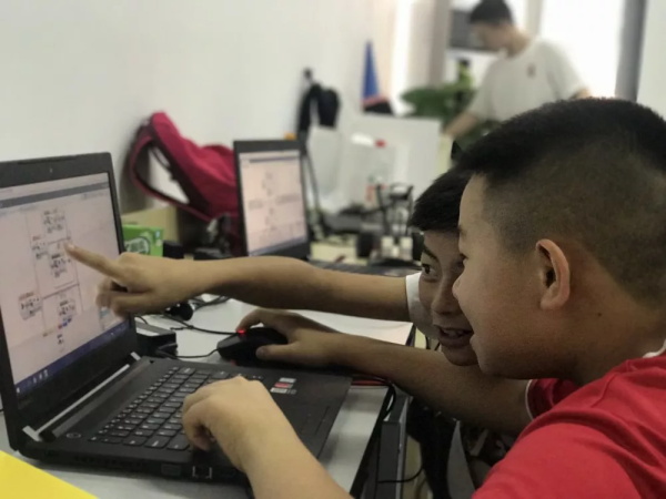 走向勝利，202顆明日之星云集童程童美RoboRAVE國(guó)際大賽暑期特訓(xùn)營(yíng)！