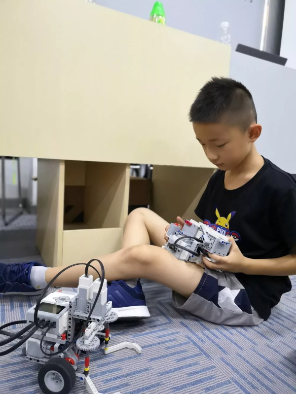 走向勝利，202顆明日之星云集童程童美RoboRAVE國(guó)際大賽暑期特訓(xùn)營(yíng)！