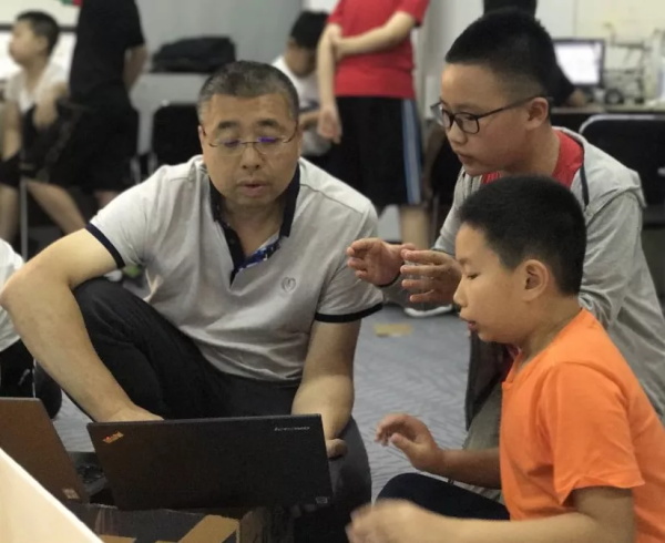 走向勝利，202顆明日之星云集童程童美RoboRAVE國(guó)際大賽暑期特訓(xùn)營(yíng)！