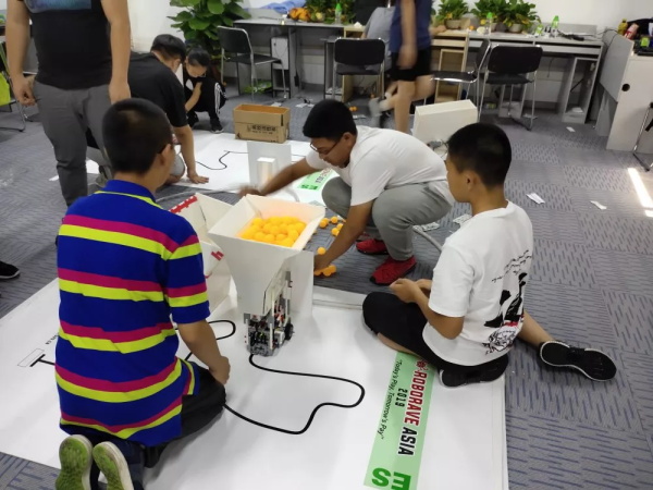 走向勝利，202顆明日之星云集童程童美RoboRAVE國(guó)際大賽暑期特訓(xùn)營(yíng)！