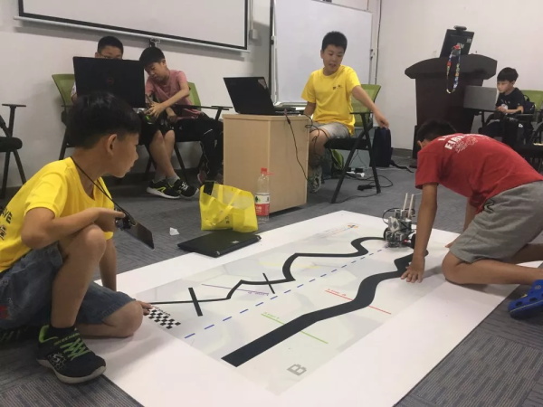 走向勝利，202顆明日之星云集童程童美RoboRAVE國(guó)際大賽暑期特訓(xùn)營(yíng)！