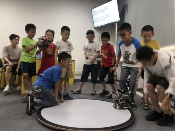 走向勝利，202顆明日之星云集童程童美RoboRAVE國(guó)際大賽暑期特訓(xùn)營(yíng)！