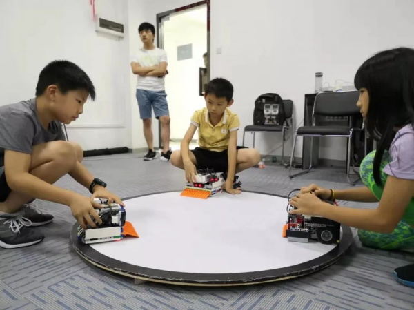 走向勝利，202顆明日之星云集童程童美RoboRAVE國(guó)際大賽暑期特訓(xùn)營(yíng)！