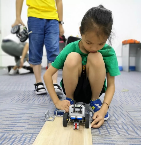 走向勝利，202顆明日之星云集童程童美RoboRAVE國(guó)際大賽暑期特訓(xùn)營(yíng)！