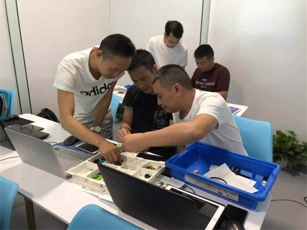 公益助學(xué) | 童程童美發(fā)揮編程教學(xué)優(yōu)勢，推動中國教育資源均衡發(fā)展 