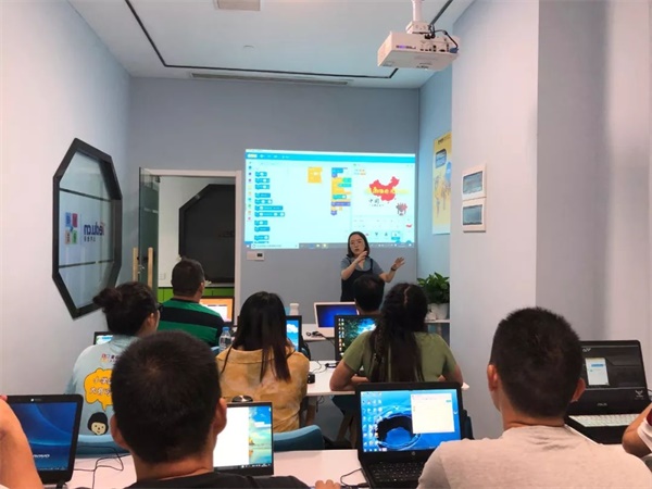 公益助學(xué) | 童程童美發(fā)揮編程教學(xué)優(yōu)勢，推動中國教育資源均衡發(fā)展 