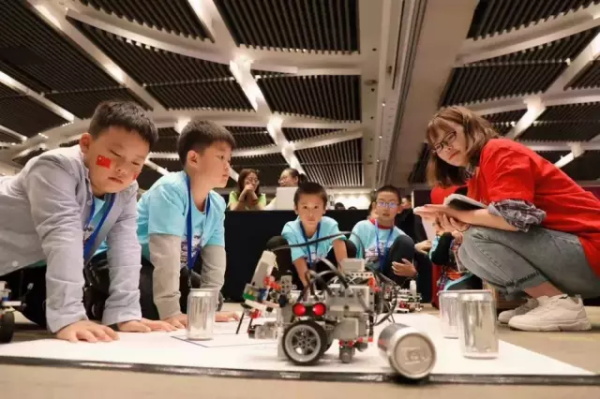 直通國際賽—Botball國際教育機器人大會中學組童程童美專場報名啟動！