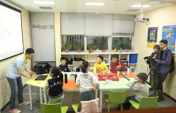 權威外媒法國新聞社走進童程童美！