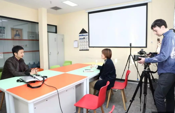 權威外媒法國新聞社走進童程童美！