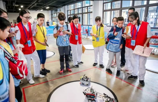 權威外媒法國新聞社走進童程童美！