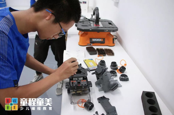 【國內(nèi)營地】童程童美?北京清華AI精英創(chuàng)投挑戰(zhàn)營報名開啟！