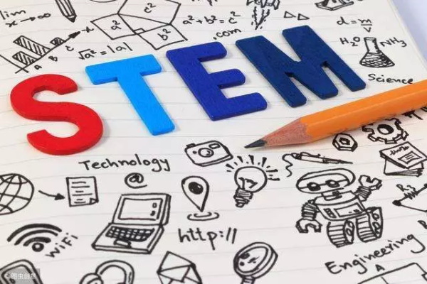 高中信息技術課標組核心成員深入解讀《信息時代的青少年信息素養(yǎng)》